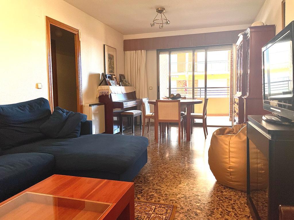 Flat with 4 bedrooms and 2 bathrooms in the centre of Calpe. Close to the Arenal beach and walking distance to the administrative part and all services.