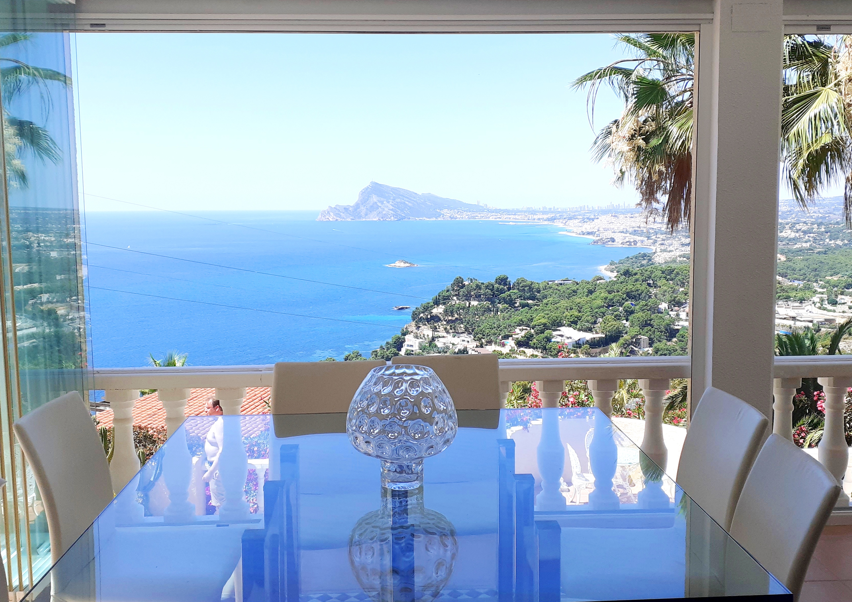 Villa à vendre dans le complexe de luxe Altea-Hills, avec trois chambres et vues fantastiques sur la mer. 