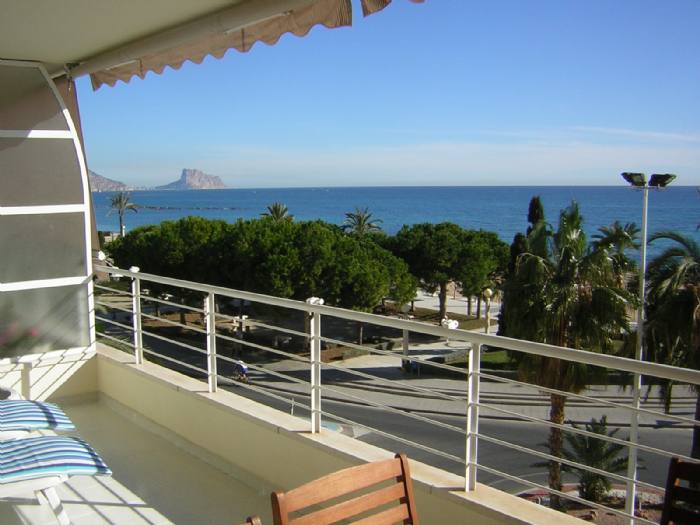 3 bedrooms apartment on the seafront of Altea with sea views and close to all amenities