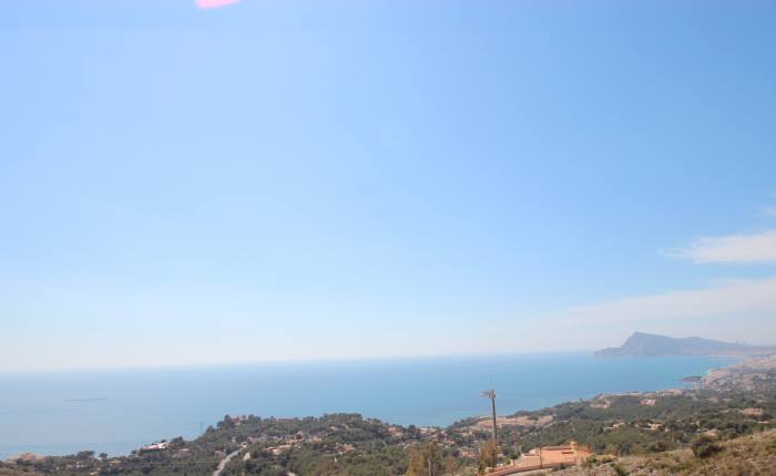 Ático de dos dormitorios con amplia terraza y vistas al mar en edificio de lujo en Sierra de Altea