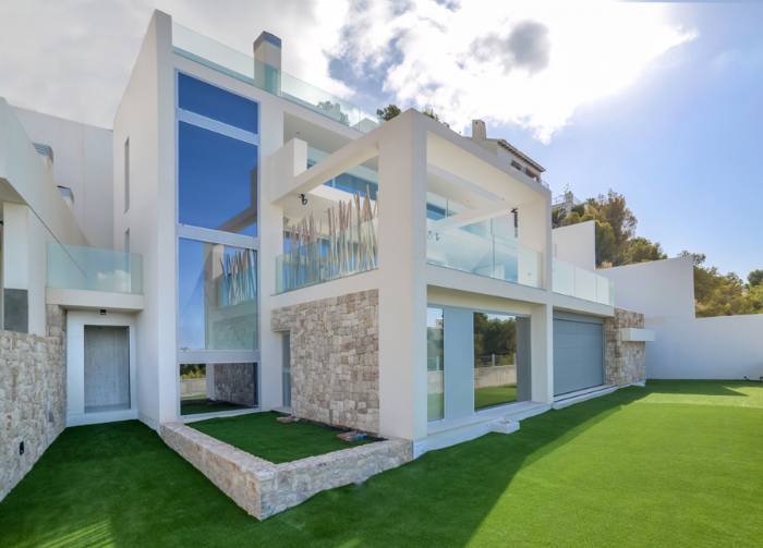 Promotion de 11 maisons dans un style moderne avec vue sur la mer panoramiques et spectaculaire et sur la baie d'Altea. Prix à partir de € 1,000,000