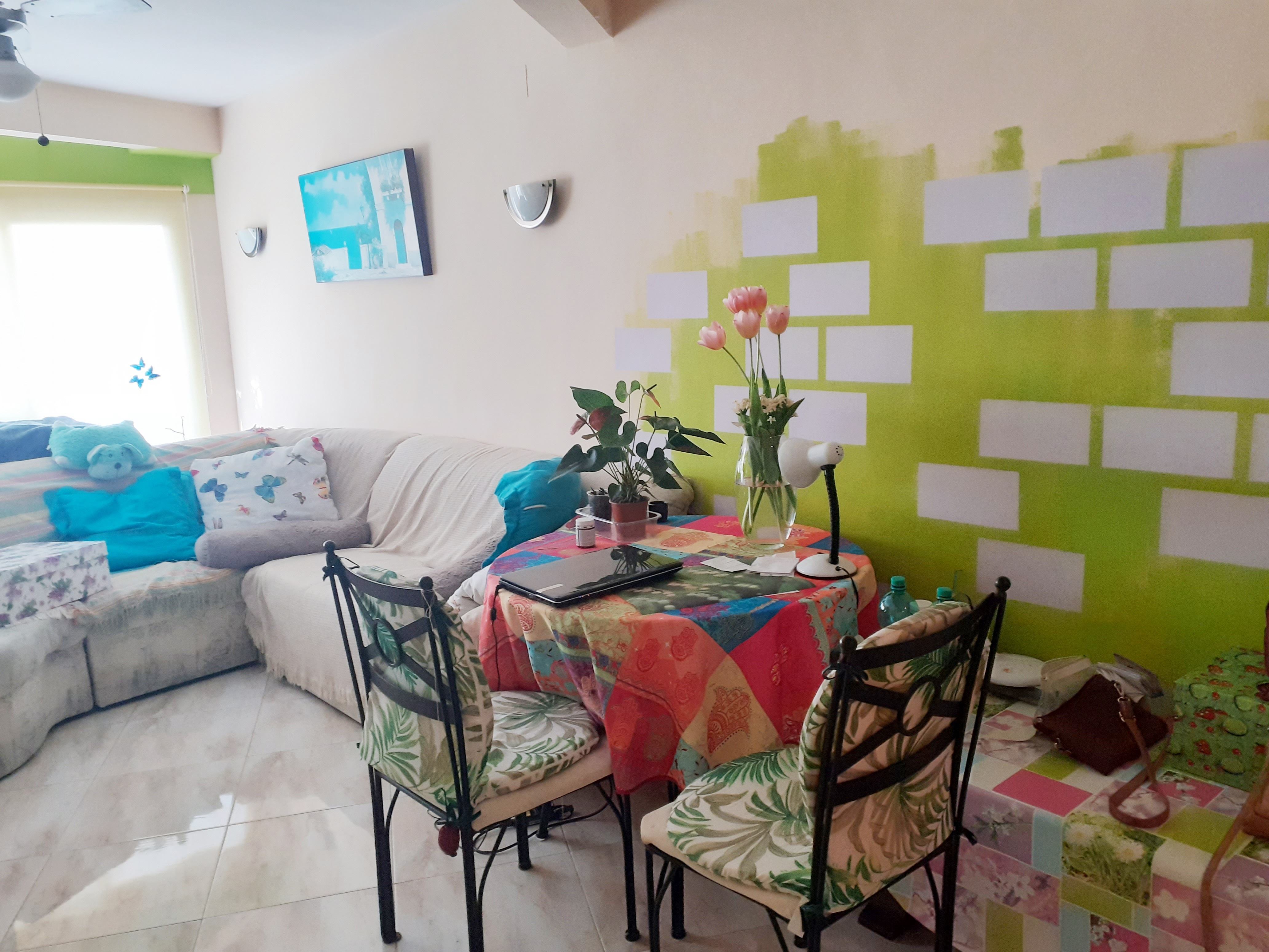 Cómodo y acogedor apartamento de 1 dormitorio, al lado de la playa Arenal de Calpe. Muy céntrico e ideal para el día a día sin necesidad de utilizar el coche. 