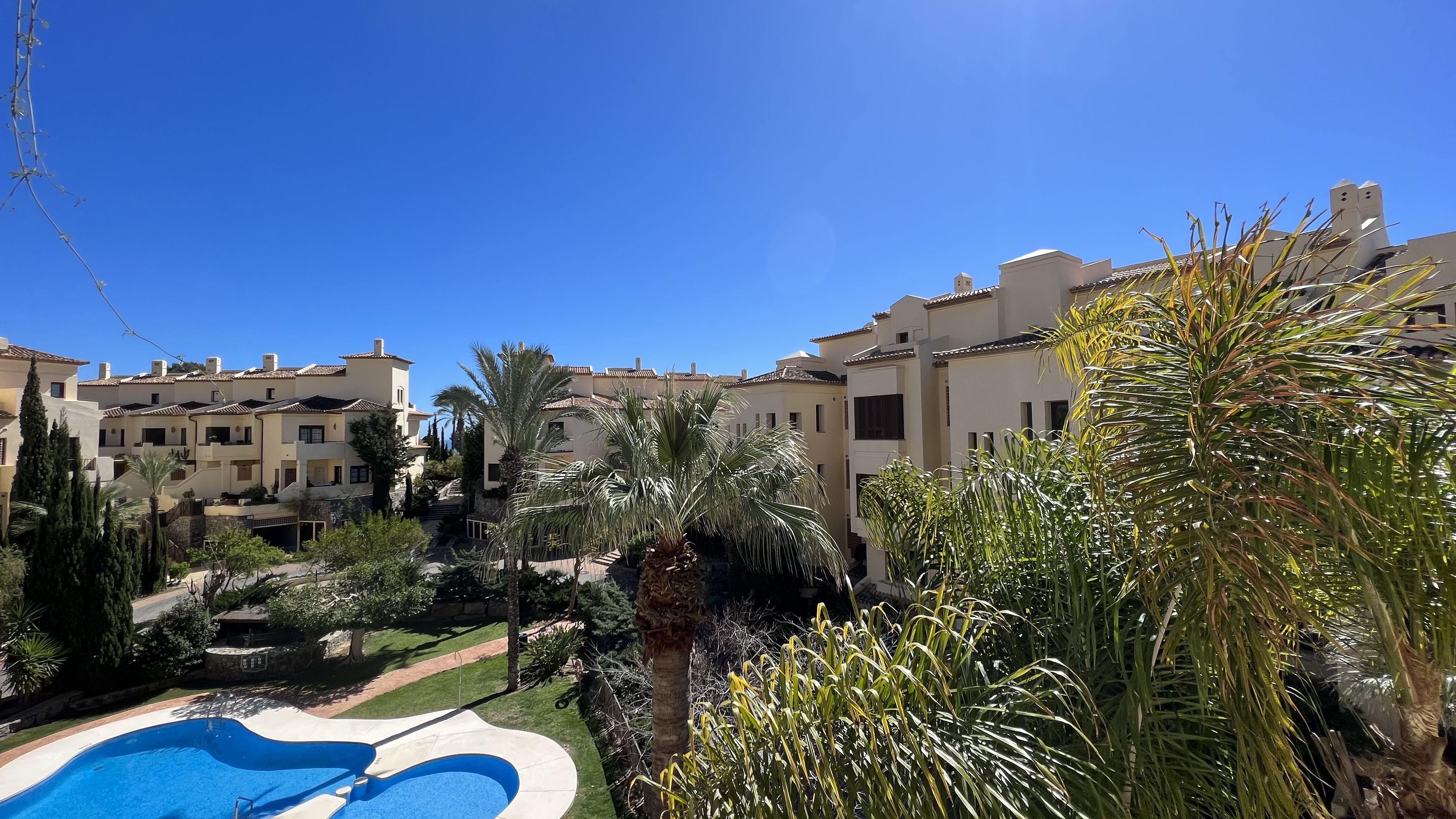 Apartamento de dos dormitorios y dos baños en urbanización privada junto al mar, Villa Gadea de Altea