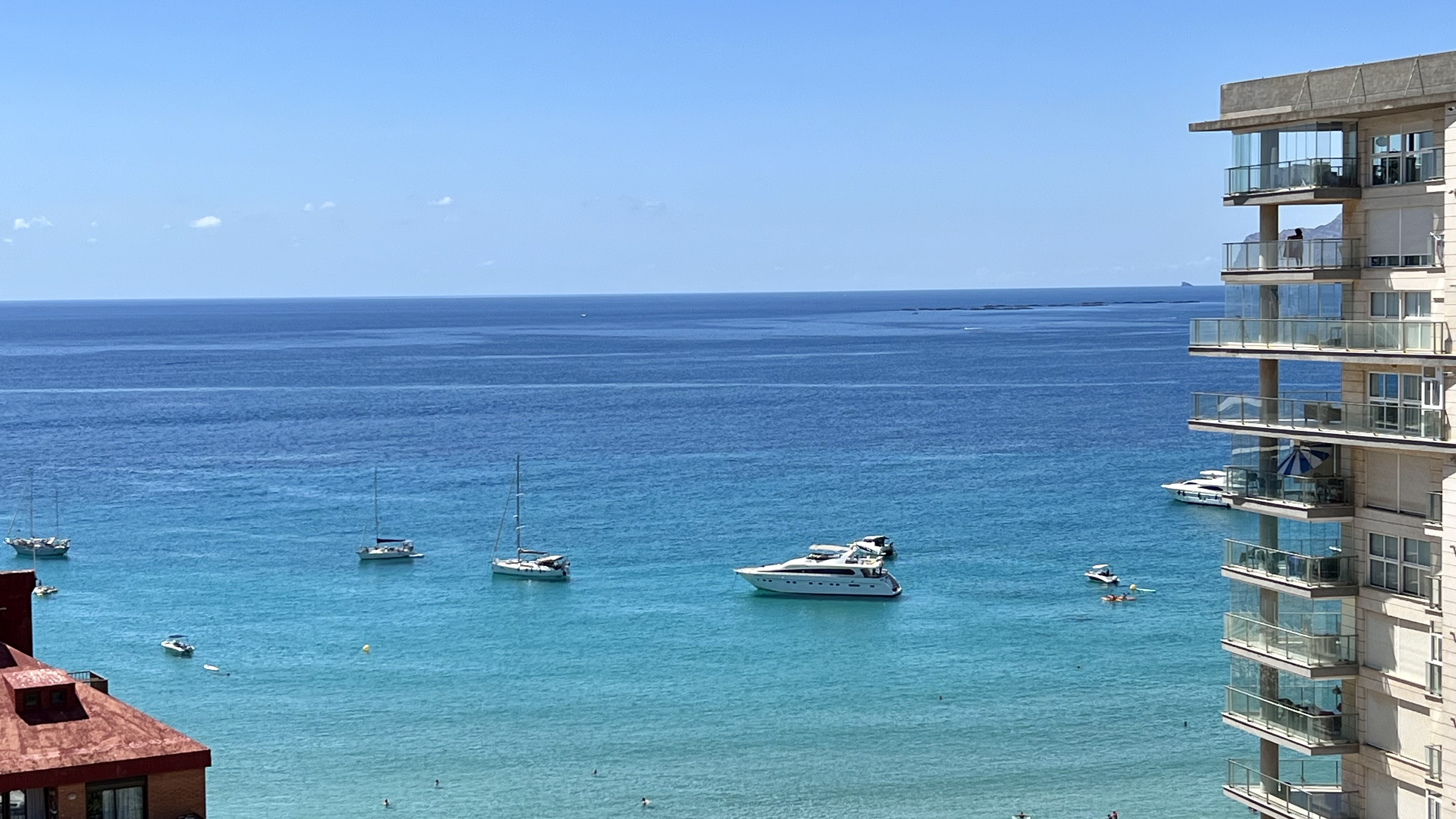 Apartamento de 2 dormitorios con vistas al mar cerca de la Playa y Puerto de Deportivo de Calpe