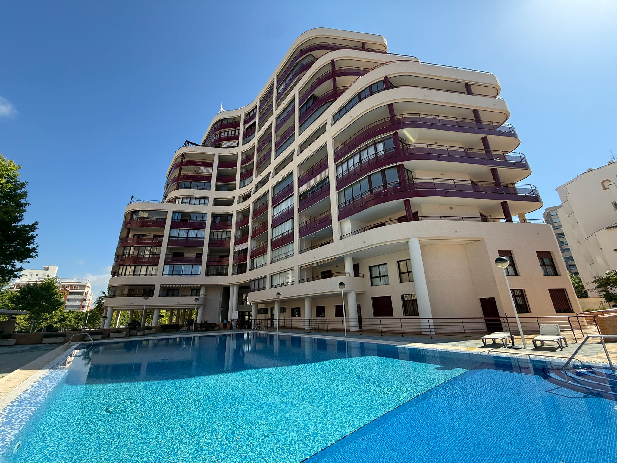 Acogedor apartamento en Calpe con 1 dormitorio, vistas al mar y a un paso de la playa. Perfecto para vivir o invertir. ¡Descúbrelo ahora!